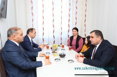 Yanvarın 21-də 120 saylı Cəbrayıl-Qubadlı seçki dairəsindən YAP-ın deputatlığa namizədi Ceyhun Məmmədov Qaradağ rayonu Qobu 1 və Qobu 2 yaşayış kompleksində Cəbrayıldan olan məcburi köçkünlərin evində olub, həyətlərdə onlarla görüşüb
