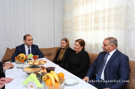 Yanvarın 21-də 120 saylı Cəbrayıl-Qubadlı seçki dairəsindən YAP-ın deputatlığa namizədi Ceyhun Məmmədov Qaradağ rayonu Qobu 1 və Qobu 2 yaşayış kompleksində Cəbrayıldan olan məcburi köçkünlərin evində olub, həyətlərdə onlarla görüşüb