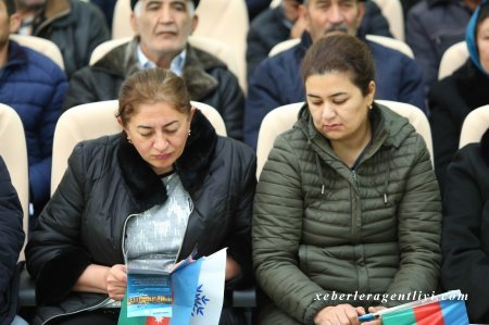 Yanvarın 21-də 120 saylı Cəbrayıl-Qubadlı seçki dairəsindən YAP-ın deputatlığa namizədi Ceyhun Məmmədov Qaradağ rayonu Qobu 1 və Qobu 2 yaşayış kompleksində Cəbrayıldan olan məcburi köçkünlərin evində olub, həyətlərdə onlarla görüşüb