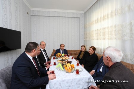 Yanvarın 21-də 120 saylı Cəbrayıl-Qubadlı seçki dairəsindən YAP-ın deputatlığa namizədi Ceyhun Məmmədov Qaradağ rayonu Qobu 1 və Qobu 2 yaşayış kompleksində Cəbrayıldan olan məcburi köçkünlərin evində olub, həyətlərdə onlarla görüşüb