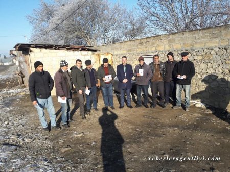 Yusif Osmanlı kəndləri gəzir.