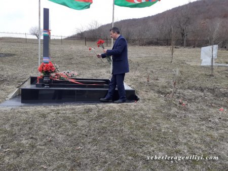 Yusif Osmanlı Şəhid məzarını ziyarət edib.