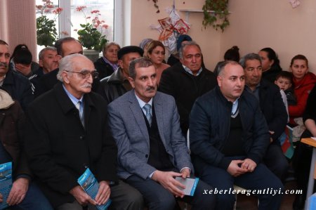 YAP-ın 120 saylı Cəbrayıl-Qubadlı seçki dairəsindən deputatlığa namizədi Ceyhun Valeh oğlu Məmmədov Yeni Suraxanıda məskunlaşan Cəbrayıldan olan məcburi  köçkünlərin evində olub, həyətlərdə onlarla görüşüb