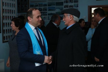 YAP-ın 120 saylı Cəbrayıl-Qubadlı seçki dairəsindən deputatlığa namizədi Ceyhun Valeh oğlu Məmmədov Yeni Suraxanıda məskunlaşan Cəbrayıldan olan məcburi  köçkünlərin evində olub, həyətlərdə onlarla görüşüb