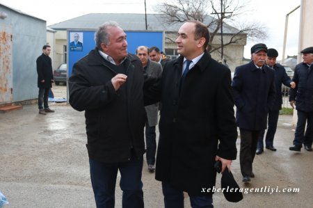 YAP-ın 120 saylı Cəbrayıl-Qubadlı seçki dairəsindən deputatlığa namizədi Ceyhun Valeh oğlu Məmmədov Yeni Suraxanıda məskunlaşan Cəbrayıldan olan məcburi  köçkünlərin evində olub, həyətlərdə onlarla görüşüb