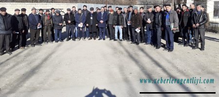 Yusif Osmanlı Qalınçaq kəndində süçicilərlə görüşüb.