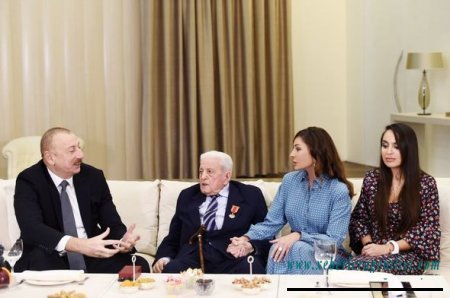 İlham Əliyev və Mehriban Əliyeva Xalq artisti ilə görüşdü - FOTO