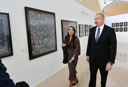 İlham Əliyev və Mehriban Əliyeva Heydər Əliyev Mərkəzində təşkil edilən sərgilərdə - FOTO