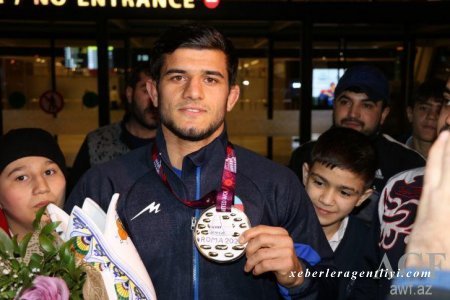 Tarix yazan idmançılarımızın qarşılanma mərasimi keçirilib - FOTO