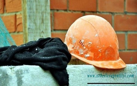 Azərbaycanda kişi içində işçi olan betonqarışdıran maşını səhvən işə saldı