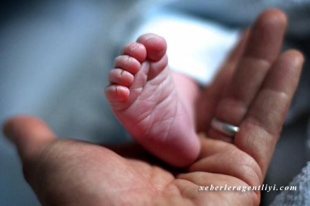 Sumqayıtda zibil qabından yeni doğulmuş körpənin meyiti tapıldı