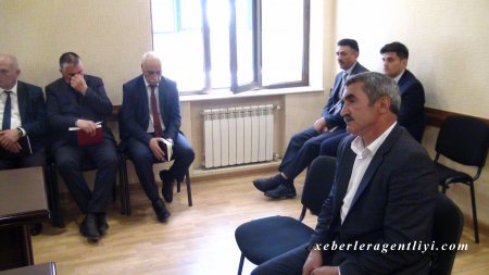 İsmayıllı Rayon İcra Hakimiyyətinin başçısı Nahid Bağırov İcra Hakimiyyətində vətəndaşları qəbul edib.