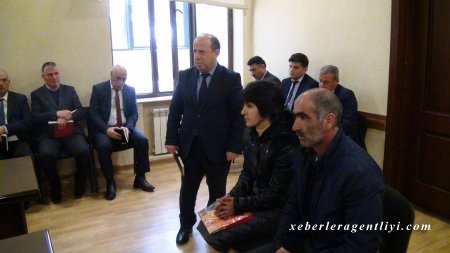 İsmayıllı Rayon İcra Hakimiyyətinin başçısı Nahid Bağırov İcra Hakimiyyətində vətəndaşları qəbul edib.