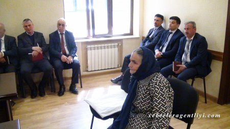 İsmayıllı Rayon İcra Hakimiyyətinin başçısı Nahid Bağırov İcra Hakimiyyətində vətəndaşları qəbul edib.