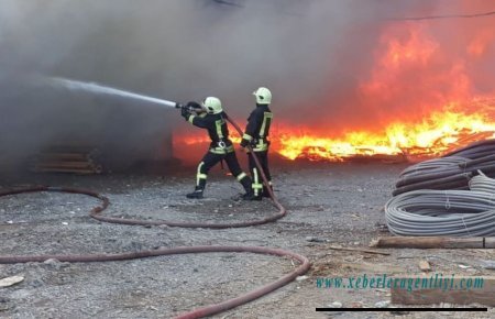 Sumqayıtda icra nümayəndəliyinin binası yandı