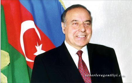 Sənan Hacıyev: Heydər Əliyev Azərbaycanın müstəqil xarici siyasətinin memarıdır