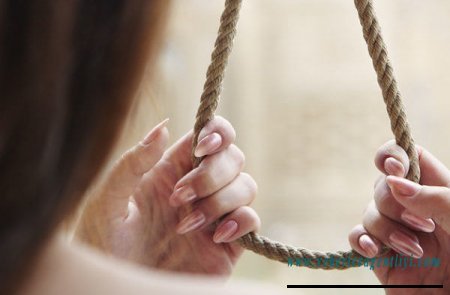 Rusiyada uşaq bağçası müəllimi azyaşlı oğlunu öldürüb intihar etdi