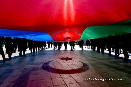 Azərbaycanda Respublika Günü qeyd edilir - VİDEO