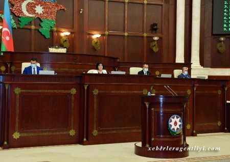Spikerdən deputatlara karantin TƏLƏBİ