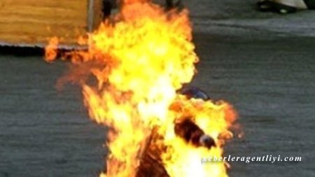 Azərbaycanda DƏHŞƏT: Kişi qadını traktora bağlayıb yandırdı – VİDEO (18+)