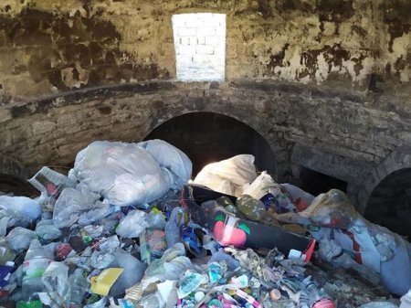 Bakıda yüz illər öncə tikilmiş hamam zibilliyə çevrilib - FOTO