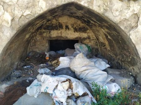 Bakıda yüz illər öncə tikilmiş hamam zibilliyə çevrilib - FOTO