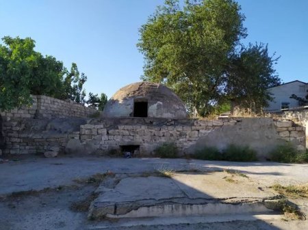 Bakıda yüz illər öncə tikilmiş hamam zibilliyə çevrilib - FOTO