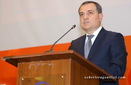 Yeni XİN başçısı danışdı