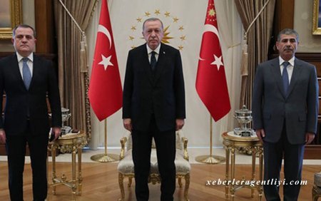 Bir fotonun göndərdiyi diplomatik mesaj