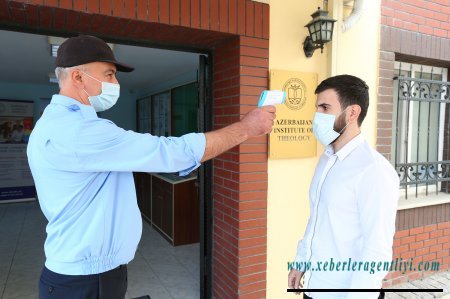 Aİİ-də İslamşünaslıq ixtisasına qəbul olunmaq istəyən abituriyentlər üçün müsahibə mərhələsi başlayıb