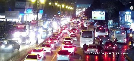 Bakıda bəzi ərazilərdə tıxac yaranıb: Avtobuslar gecikir - SİYAHI