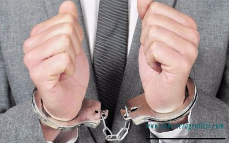 Azərbaycanda nöqsanla işdən çıxarılan vəzifəli şəxs rüşvətə görə həbs edildi