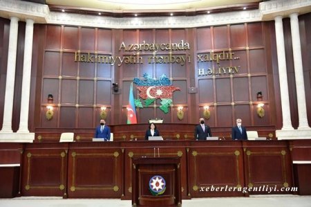 Payız sessiyasının son iclasında deputatlar nələri müzakirə edəcək?