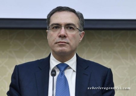 Şahmar Mövsümov yeni naziri kollektivə təqdim etdi