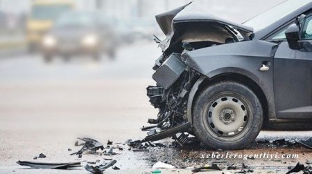 Salyanda gənc oğlan avtomobil qəzasında ağır xəsarət aldı