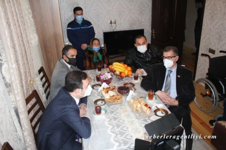 Novruz Aslanov şəhid ailələrini və qaziləri ziyarət etdi