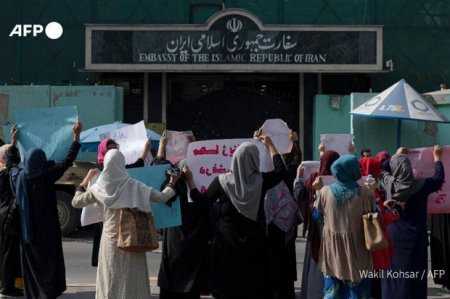 “Taliban” İran səfirliyi qarşısında aksiyanı dağıdıb