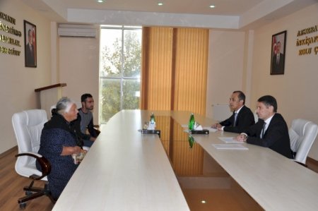 Əmək və əhalinin sosial müdafiəsi nazirinin müavini Saatlıda vətəndaşları qəbul edib 