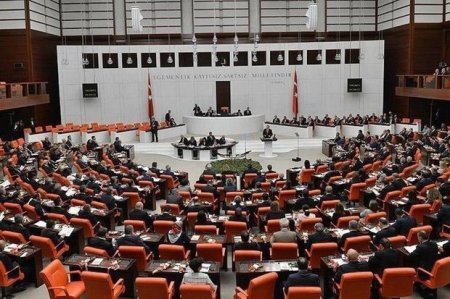 TBMM dezinformasiyaya görə cinayət təqibini qanuniləşdirib