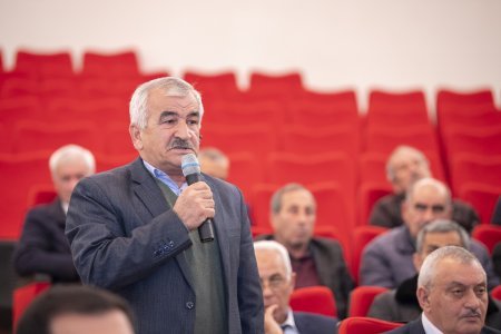 Göyçayda “Narçılıqla bağlı həyata keçirilən işlər və qarşıda duran vəzifələr” mövzusunda müşavirə keçirilib