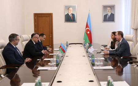 Səhiyyə Nazirliyində Əlcəzairin ölkəmizdəki səfiri ilə görüş keçirilib