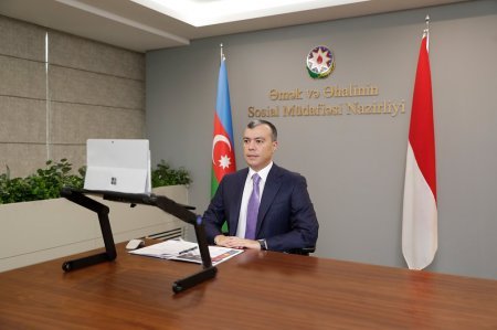  Əmək və Əhalinin Sosial Müdafiəsi Nazirliyi ilə İndoneziyanın İşçi  Qüvvəsi Nazirliyi arasında əməkdaşlıq sənədi imzalanıb