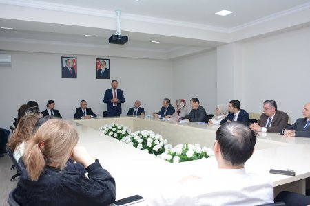 Moskva İslam İnstitutunun rektoru Damir Muxetdinov İlahiyyat İnstitutunu ziyarət edib