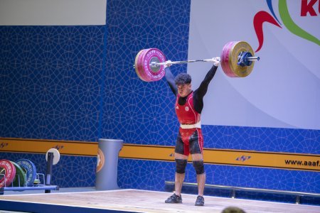 Ömər Cavadov bütün rəqiblərini üstələdi