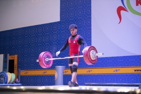 Ömər Cavadov bütün rəqiblərini üstələdi