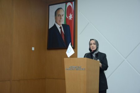 Azərbaycan İlahiyyat İnstitutunda (Aİİ) rəhbərlik, müəllim və əməkdaşların iştirakı ilə ilin yekunlarına həsr olunmuş tədbir keçirilib