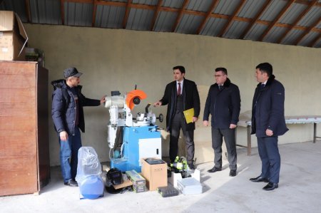 “Gənclərin biznes emalatxanası” layihəsinin iştirakçılarına aktivlər verilib