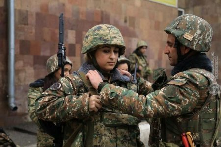 Ermənistanda kişilər tükənir? - Qadınları orduya cəlb edirlər