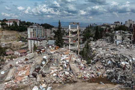 Zəlzələlərdən sonra Kahramanmaraşda araşdırma: Normadan 4 qat artıq radon qazı ortaya çıxdı