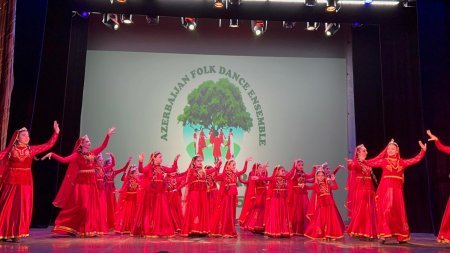 Sankt-Peterburqda “Çinar” rəqs ansamblının 25 illik yubileyi qeyd edilib